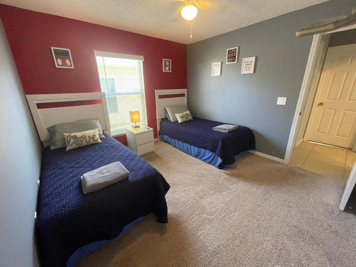 3 Bedroom Villa With Poolside Cinema And Games Room Close To Theme Parks Sleeps 6 Plus 2 Orlando Exterior photo